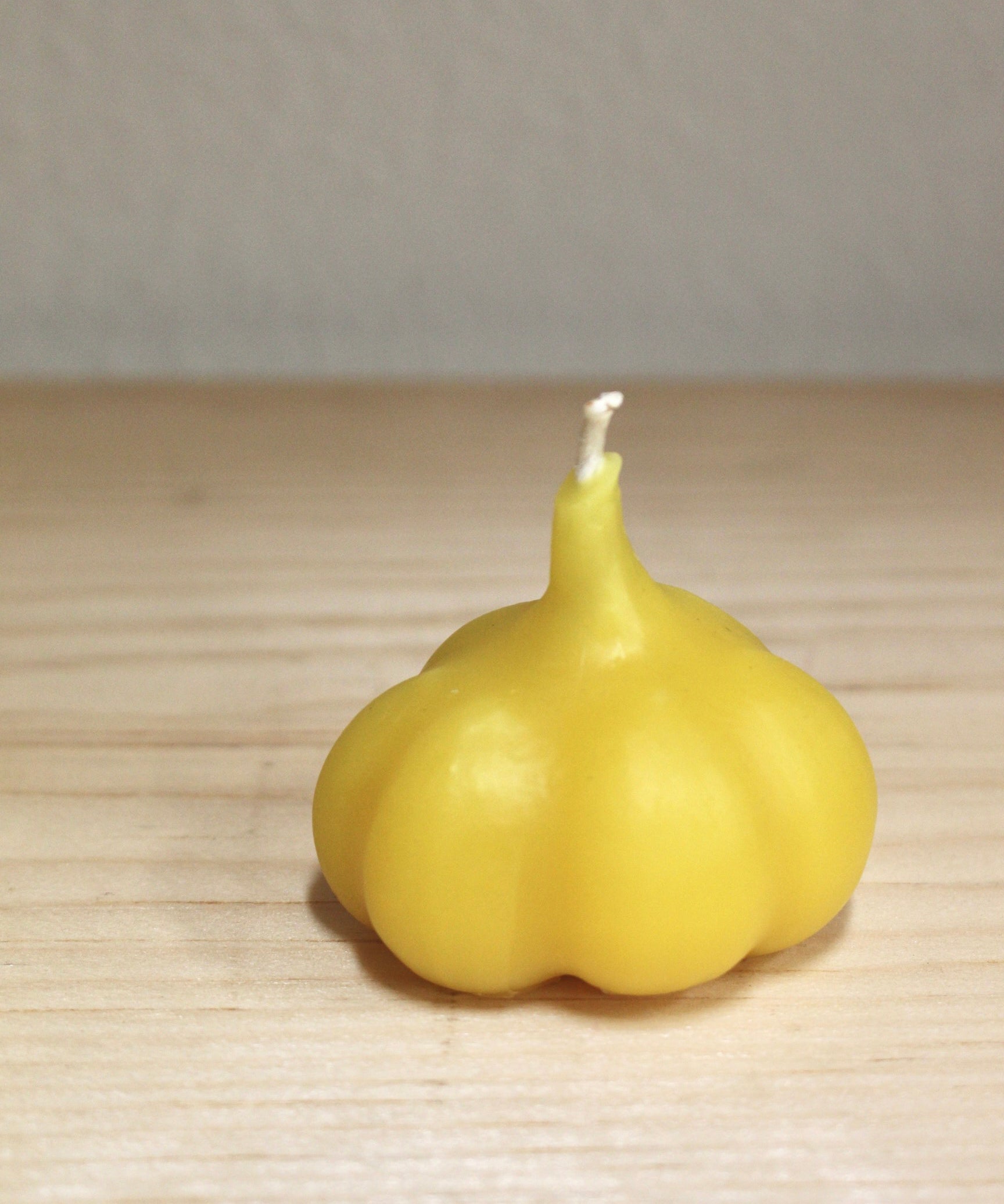 Garlic Beeswax Candle